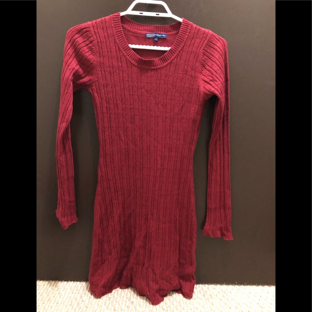 Lovely maroon strechable tops